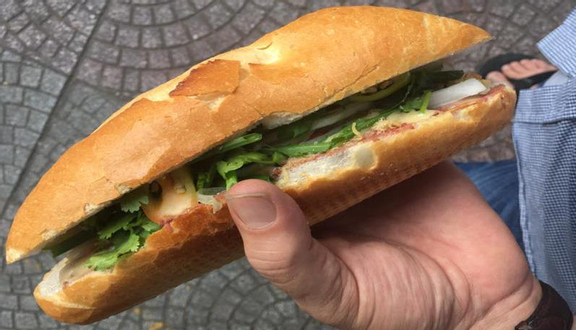 Bánh Mì & Đồ Ăn Vặt - Núi Trúc