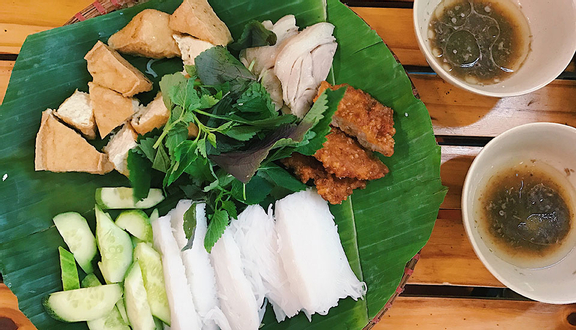 Bún đậu thịt, chả cốm, chả giò