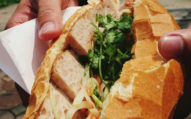 Bánh Mì Chả Cốm