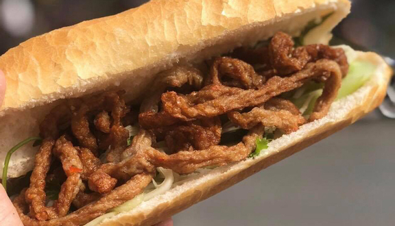 Bánh Mì Chả Cá Bé Út - Đê La Thành