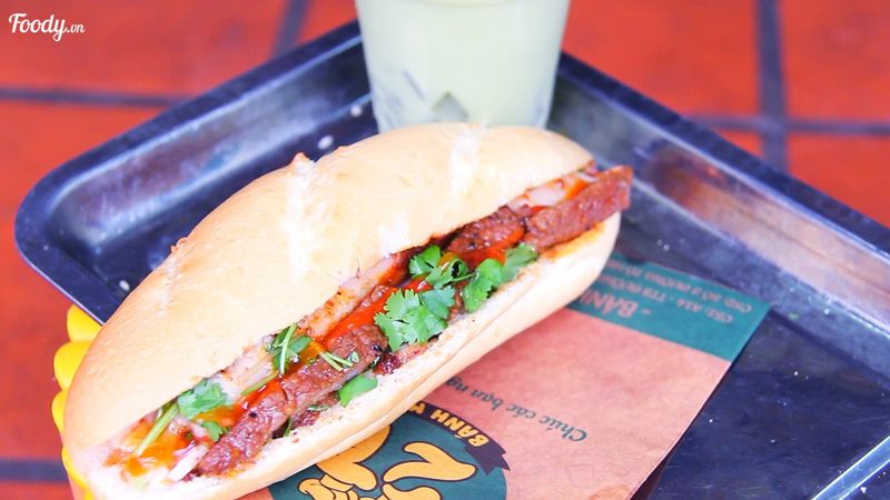 Bánh Mì 2T - Đường 19/5