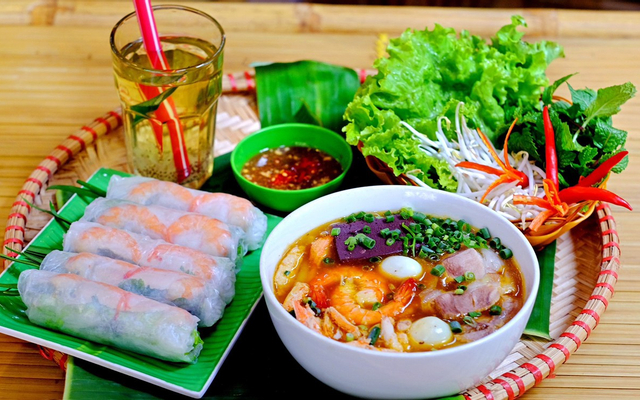 Bánh Canh Ghẹ Út Còi