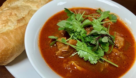 Bami 26 - Bánh Mì Sốt Vang