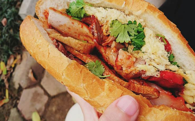 Bà Phương - Bánh Mì Hà Nội Xưa - Hoàng Ngọc Phách