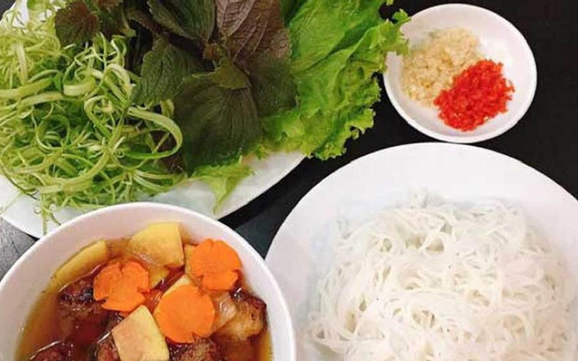 Ba Duy - Bánh Cuốn, Bún Chả & Gà Tần