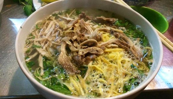 Bà Đức - Bánh Cuốn Nóng & Bún Thang