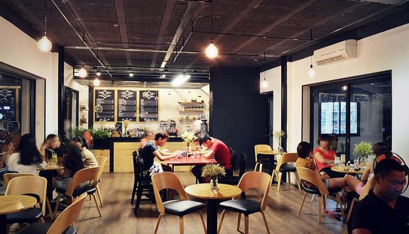 Aura Coffee - Phó Đức Chính