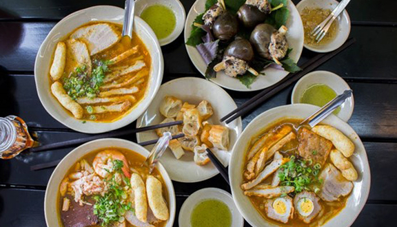 Bánh canh tôm cua giò heo