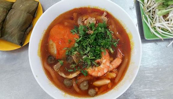 Bánh cua tôm giò heo chả cá thịt nạc bột gạo