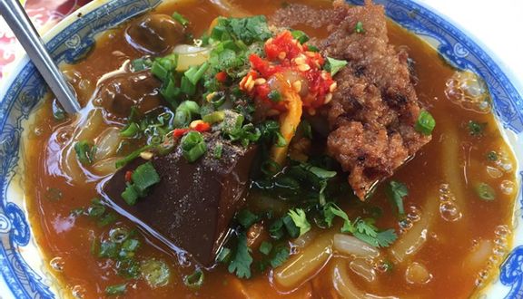Bánh canh cua, chả