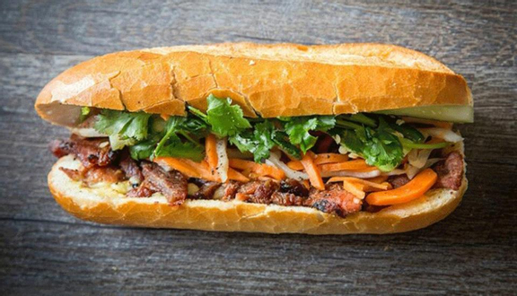 Bánh mì gà cay