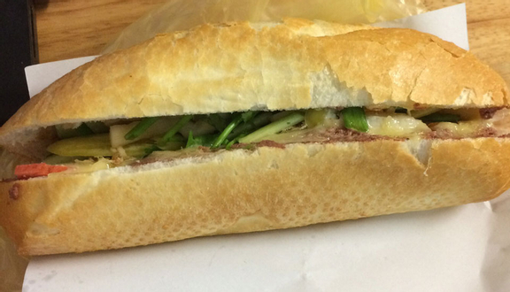 Bánh mì phá lấu