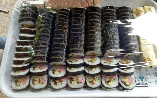 Kimbap thịt heo
