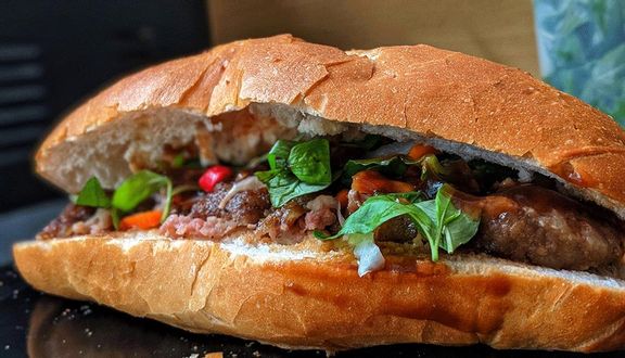 Bánh croissant cán lớp phô mai