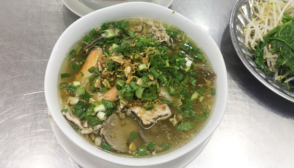 Yến Nhi - Hủ Tiếu Nam Vang, Bánh Canh Cua & Bò Kho