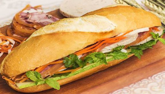 Bánh mì gà xé