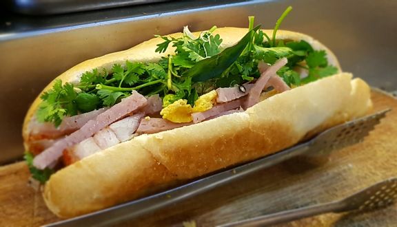 Bánh mì chà bông pate