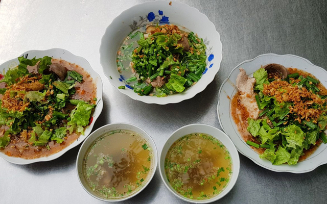 Ý Quán - Hủ Tiếu Sa Đéc & Bánh Canh Gạo