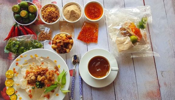 COMBO 5: 2 bánh tráng trộn muối hành phi + 1 chấm sate