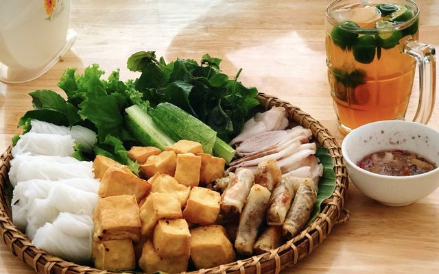 Bún đậu thịt luộc chả cốm
