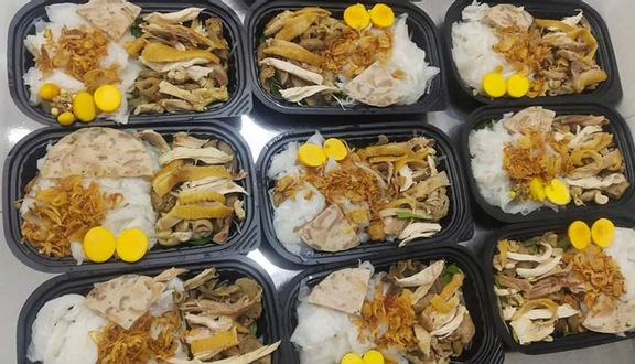 (Combo 4) 2 Phần Bánh Ướt Thịt Gà Trứng Non + 1 Hộp Rau Câu Sữa Dừa.
