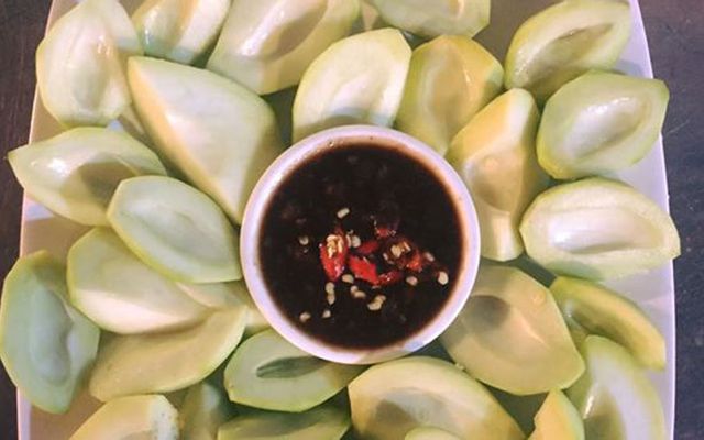 Xoài Non & Mắm Ruốc Xào Thịt - Tăng Nhơn Phú