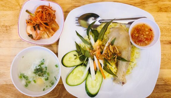 Cơm gà sốt me + súp trứng