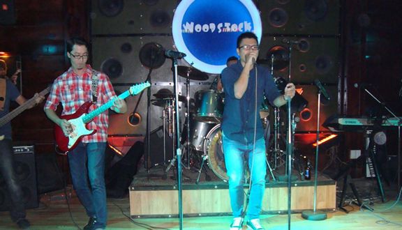 Woodstock Bar