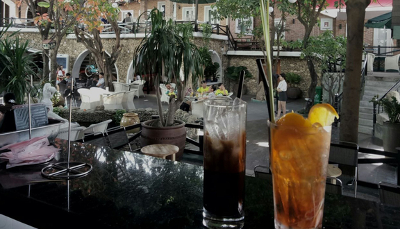 White House Coffee - Nguyễn Hữu Tiến