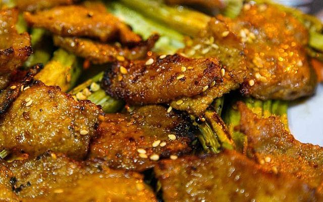 Vú heo ướp sate chưa nướng
