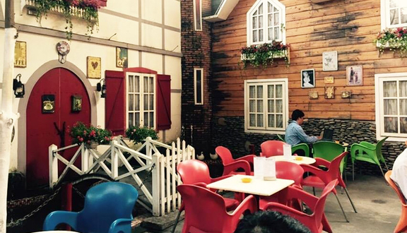 Venus Cafe - Nguyễn Văn Quá