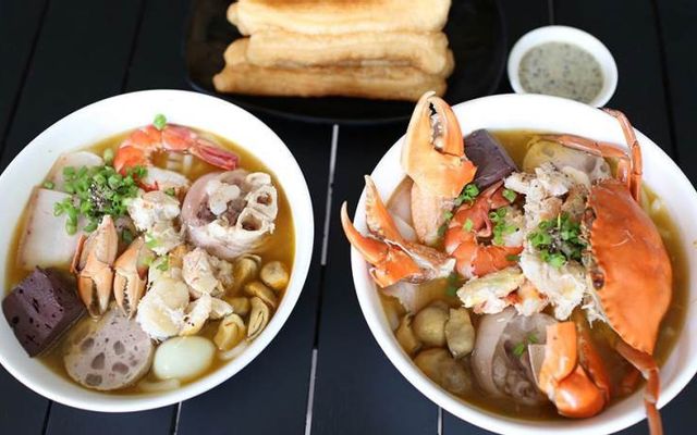 Bún chả cá hấp chiên sứa
