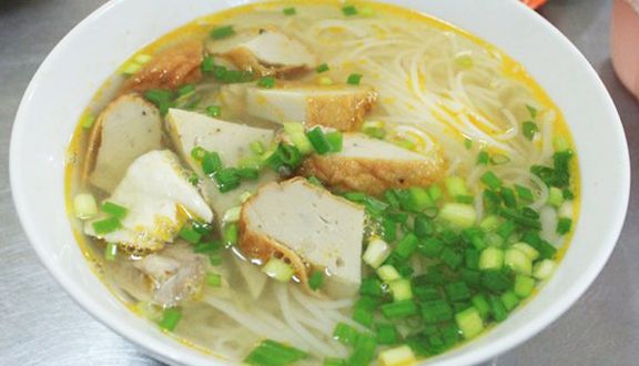 Bún giò heo + sứa