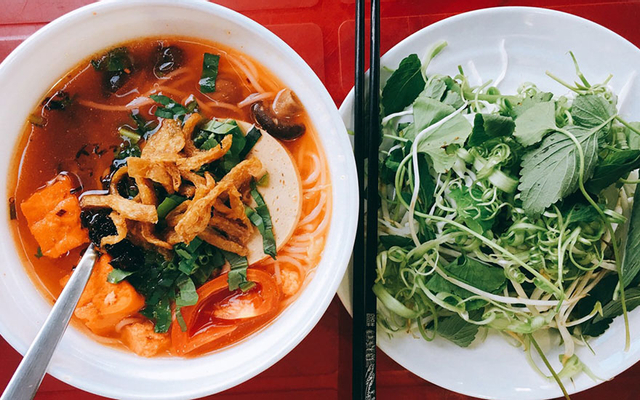 Tuyết Lê - Bún Riêu Chay & Cơm Chay