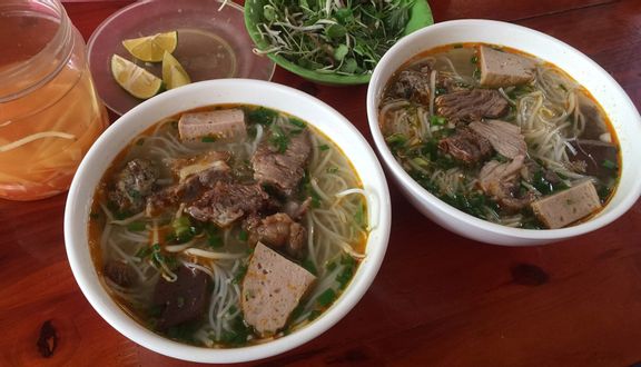 Bún Bò Tái Chả