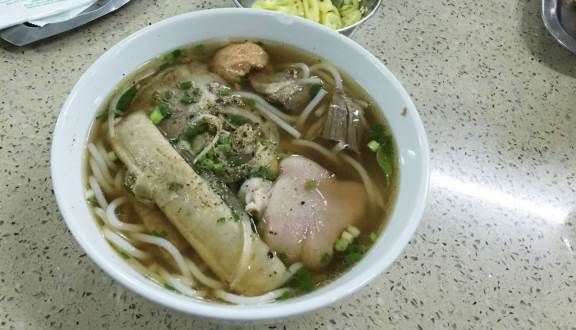 Bún bò giò heo