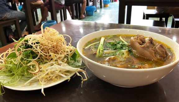 Bún bò Huế O Loan đặc biệt