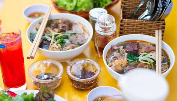 Bún Bò Giò Chả Tô Đầy Đủ