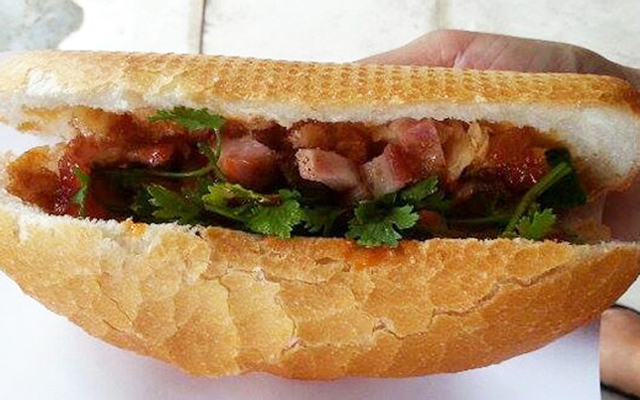 Bánh Mì Heo Quay & Chả Lụa