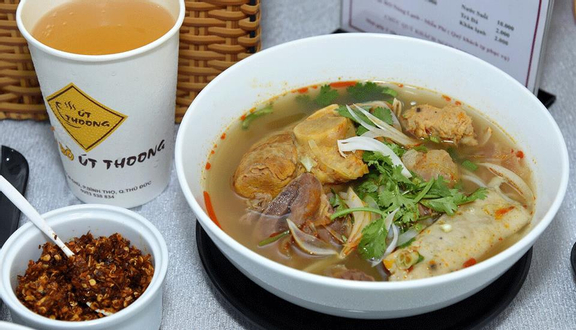 Bún bò giò + tái + chả lụa