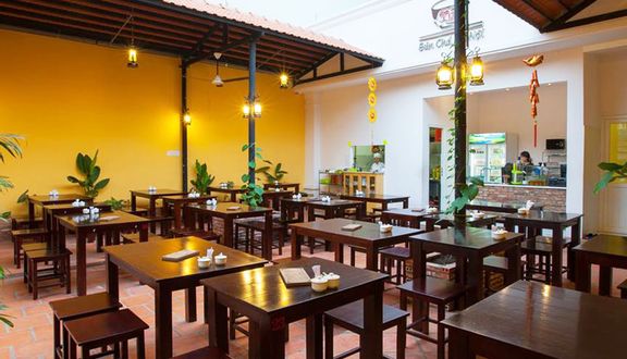 Đặc biệt bún chả nem cua bể