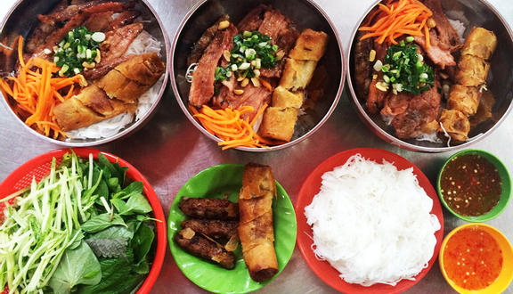Combo: Bún thịt nướng đầy đủ + Nước Sâm