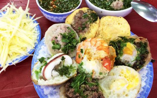 Bánh Căn Cô Lan