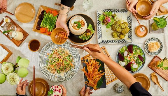 Phở áp chảo với rau củ Garden