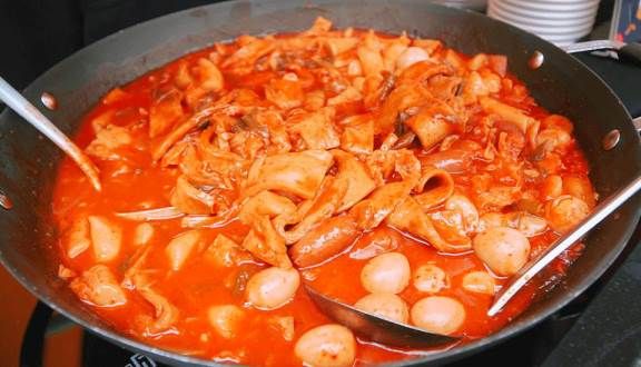 Tokbokki Cô Phụng - Hồ Đắc Di
