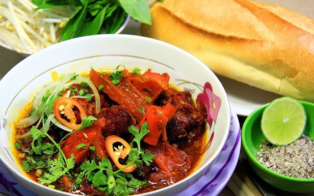 Mì gói bò kho