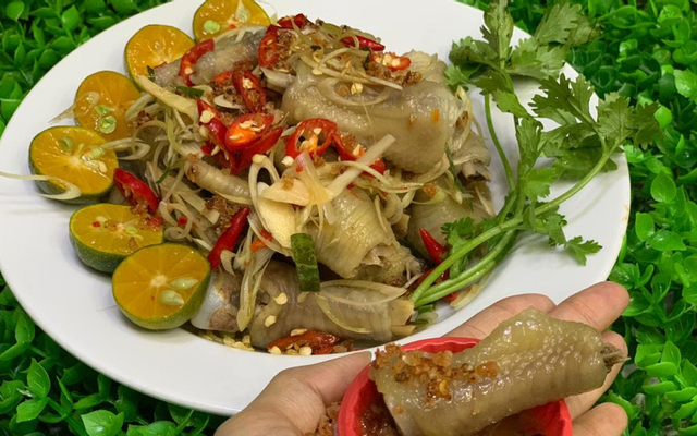 Tiểu Nhị - Chân Gà Sả Tắc & Trà Sữa