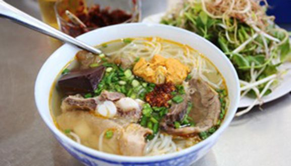 Bún bò chả