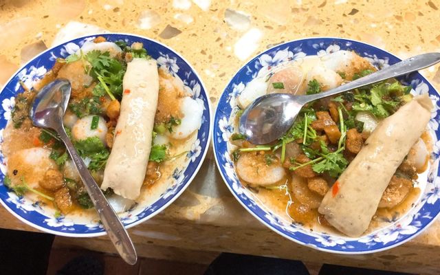 Thùy Linh - Bánh Bèo Huế - Chợ Nguyễn Văn Trỗi