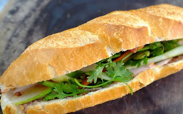 Thư Sài Gòn - Tiệm Bánh Mì